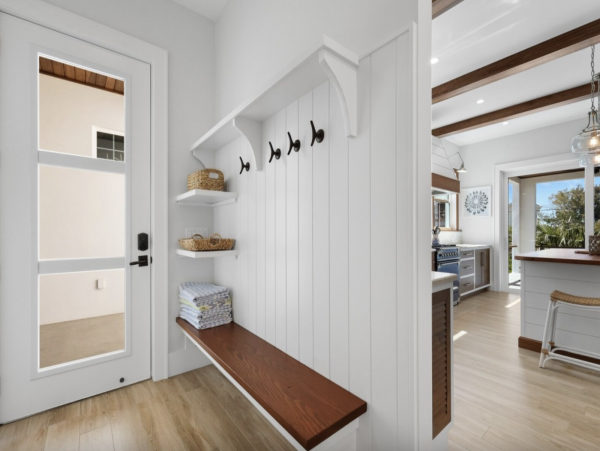 Beachside Four Bedrooms Vacation Home in Anna Maria